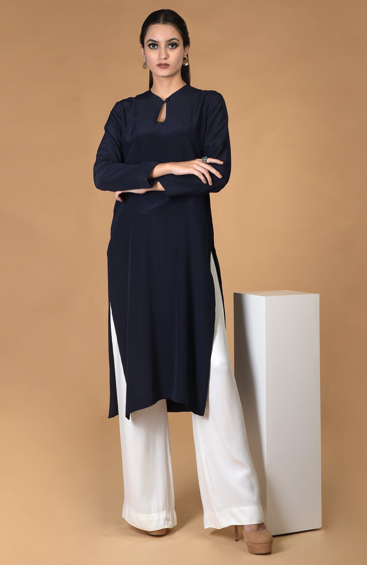 Medium Plain Ladies Kurtis, Designer at Rs 900/set in Jaipur | ID:  2850371998312